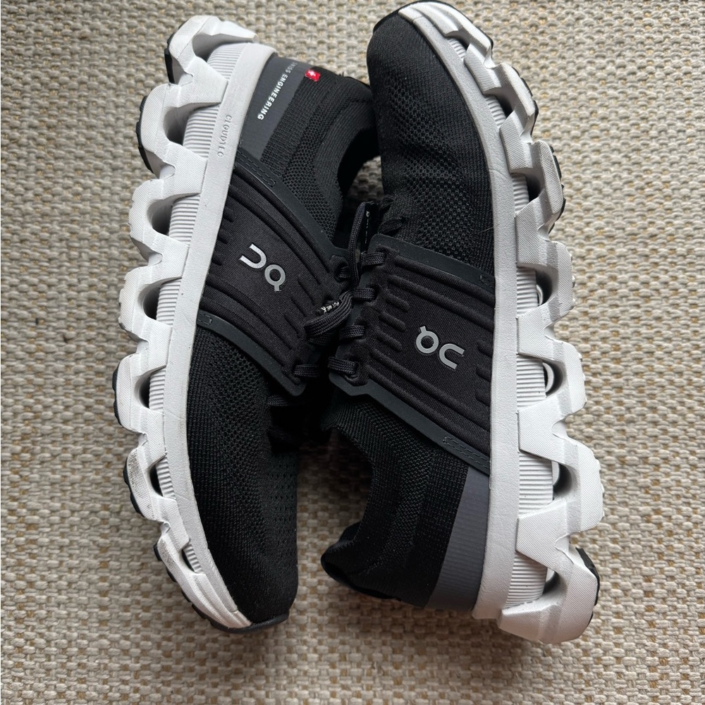On CloudSwift Black Athletic Sneakers
